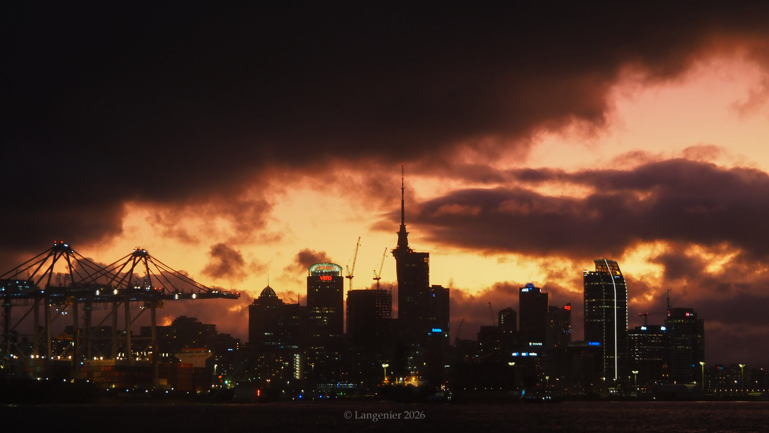 Auckland skyline New-Zealand city guide